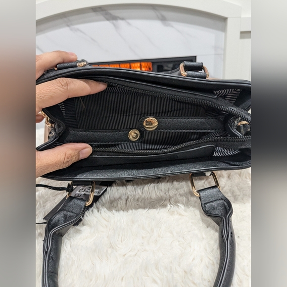 Women's Black and Tan Handbag - Picture 3 of 4